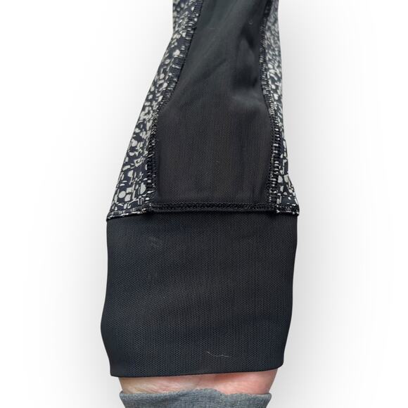 Lole Women's Black & Gray Geometric Sheer Side Activewear 7/8 Leggings Size S - Picture 7 of 13